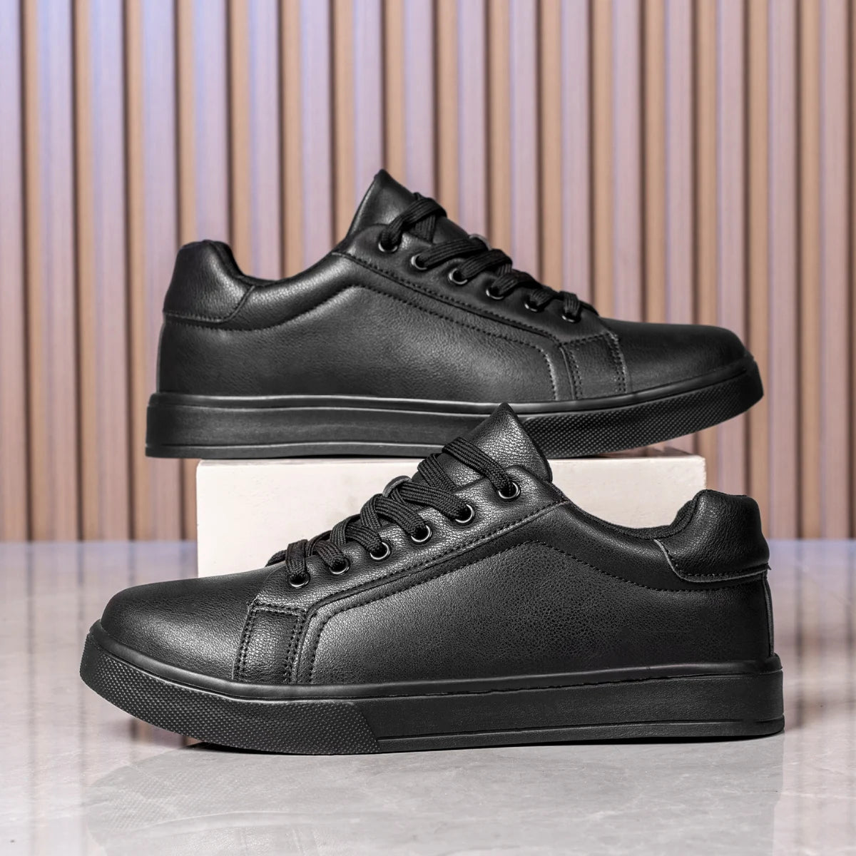 Men’s Casual Leather Low-Top Sneakers